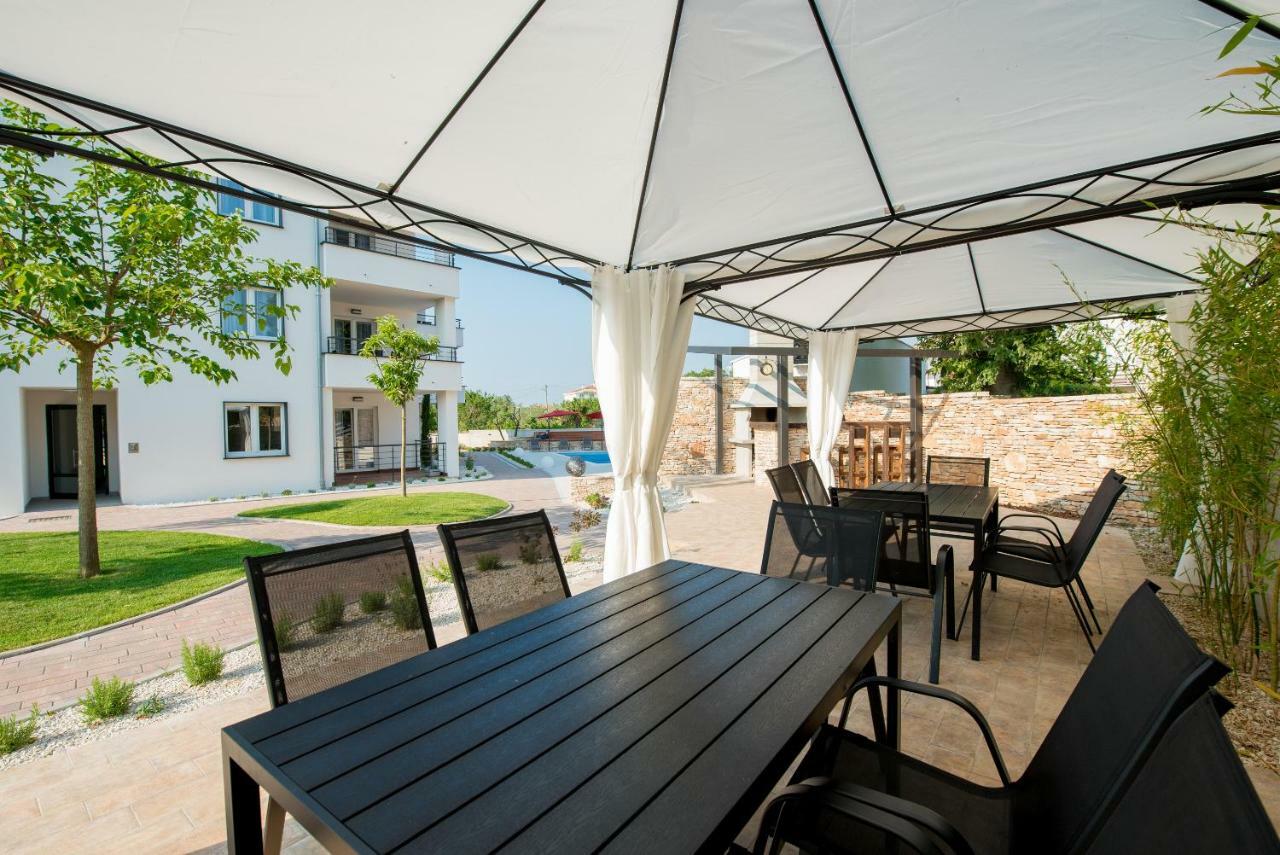 Villa Anja 1St Floor Peroj Εξωτερικό φωτογραφία