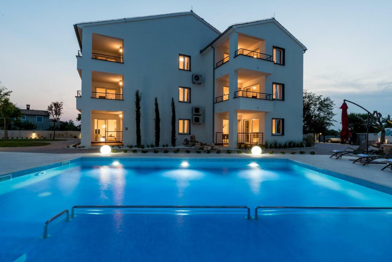 Villa Anja 1St Floor Peroj Εξωτερικό φωτογραφία