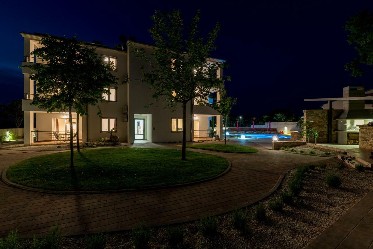 Villa Anja 1St Floor Peroj Εξωτερικό φωτογραφία
