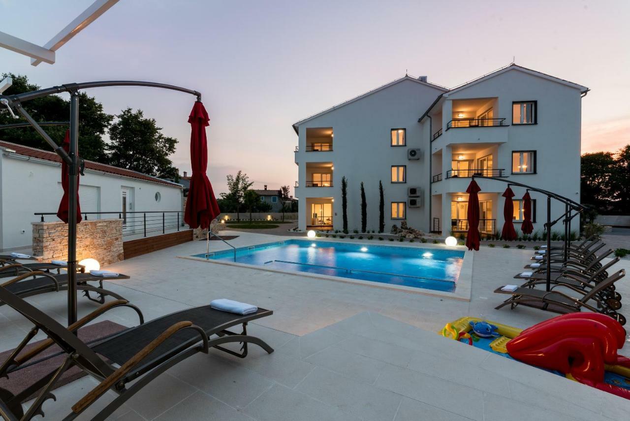 Villa Anja 1St Floor Peroj Εξωτερικό φωτογραφία