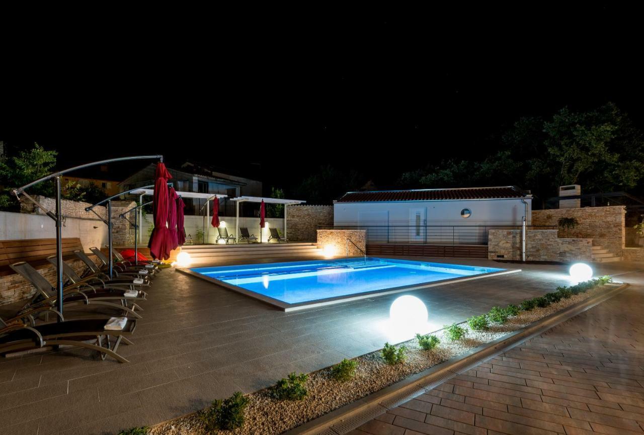 Villa Anja 1St Floor Peroj Εξωτερικό φωτογραφία