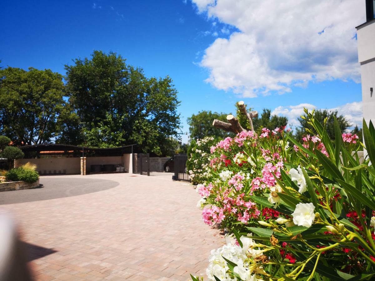 Villa Anja 1St Floor Peroj Εξωτερικό φωτογραφία
