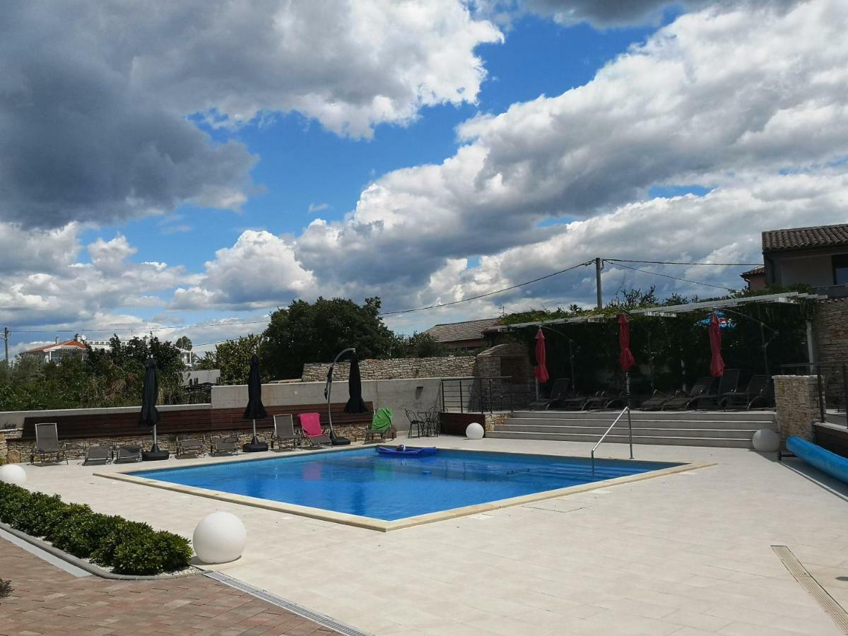 Villa Anja 1St Floor Peroj Εξωτερικό φωτογραφία