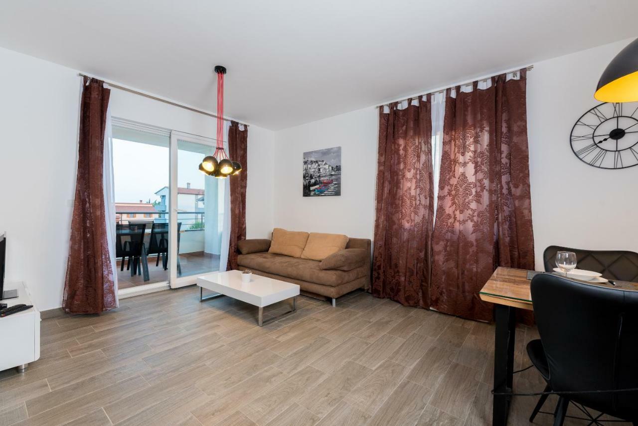 Villa Anja 1St Floor Peroj Εξωτερικό φωτογραφία