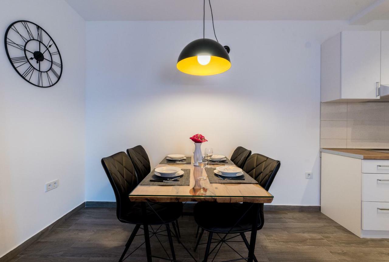 Villa Anja 1St Floor Peroj Εξωτερικό φωτογραφία