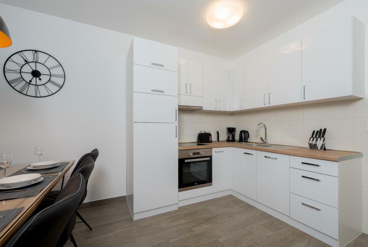 Villa Anja 1St Floor Peroj Εξωτερικό φωτογραφία