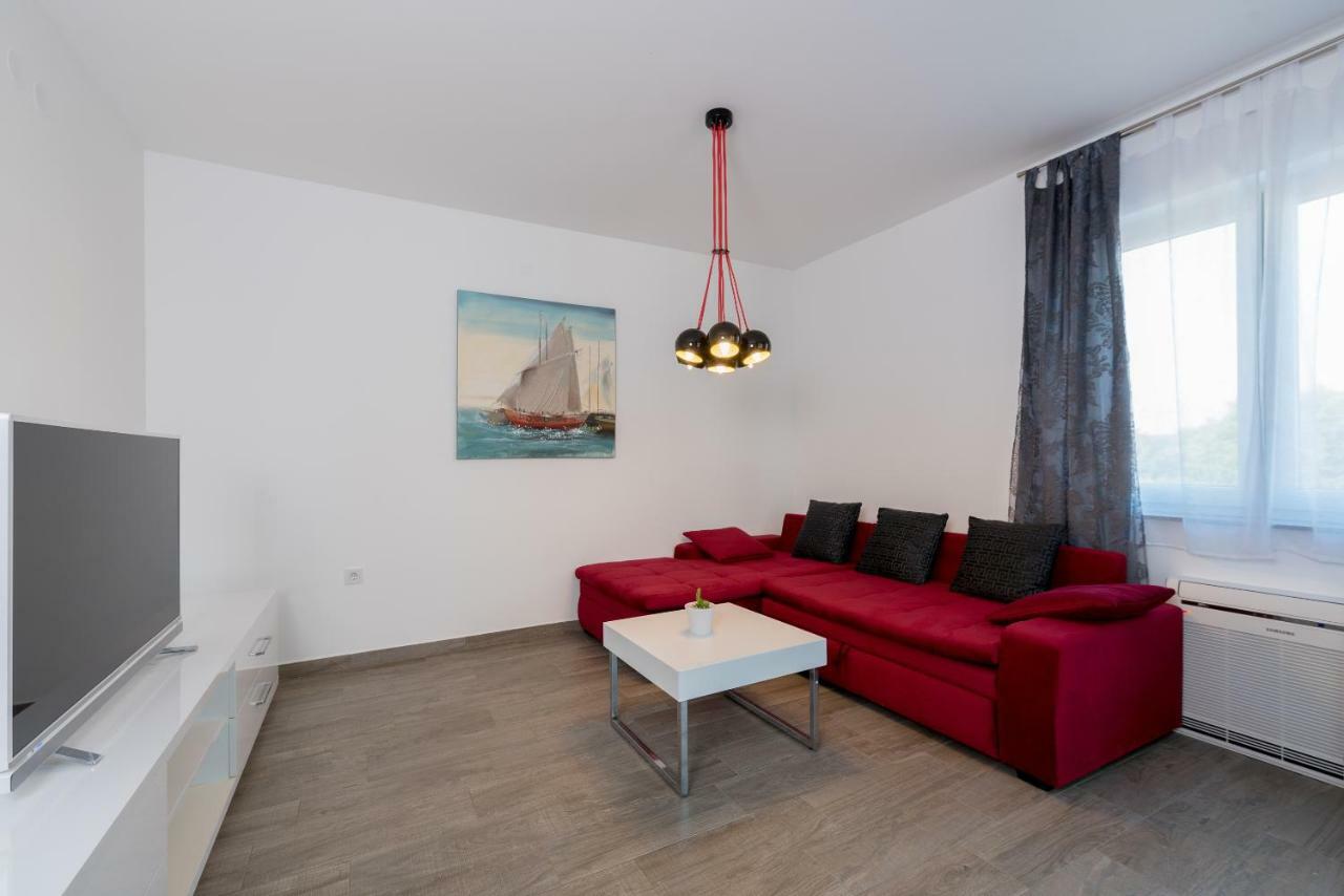 Villa Anja 1St Floor Peroj Εξωτερικό φωτογραφία
